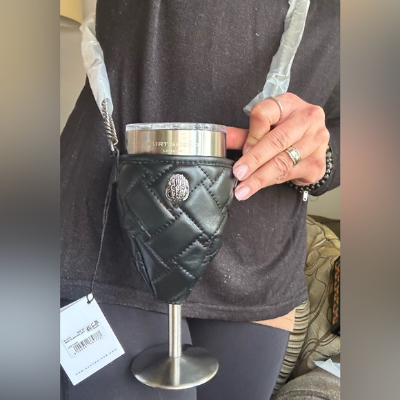 Authentic KURT GEIGER LONDON Leather wine sleeve crossbody w portable - Picture 2 of 15